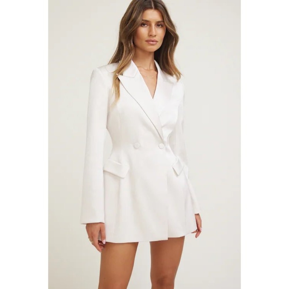 Dynamite Chrishelle Double Breasted Blazer Romper Sea Salt White Size M NWT